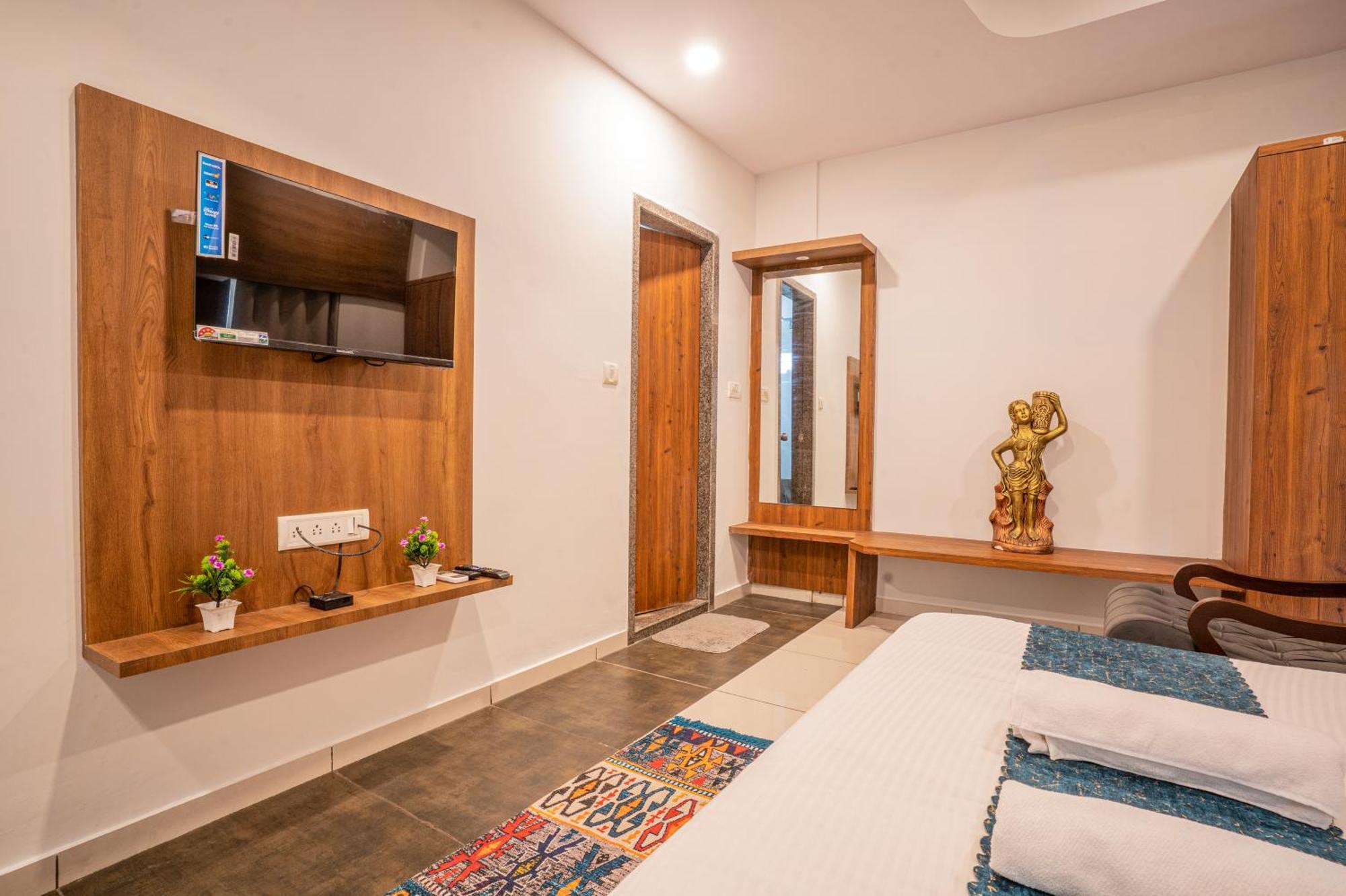 Hotel Naman Удайпур Екстериор снимка