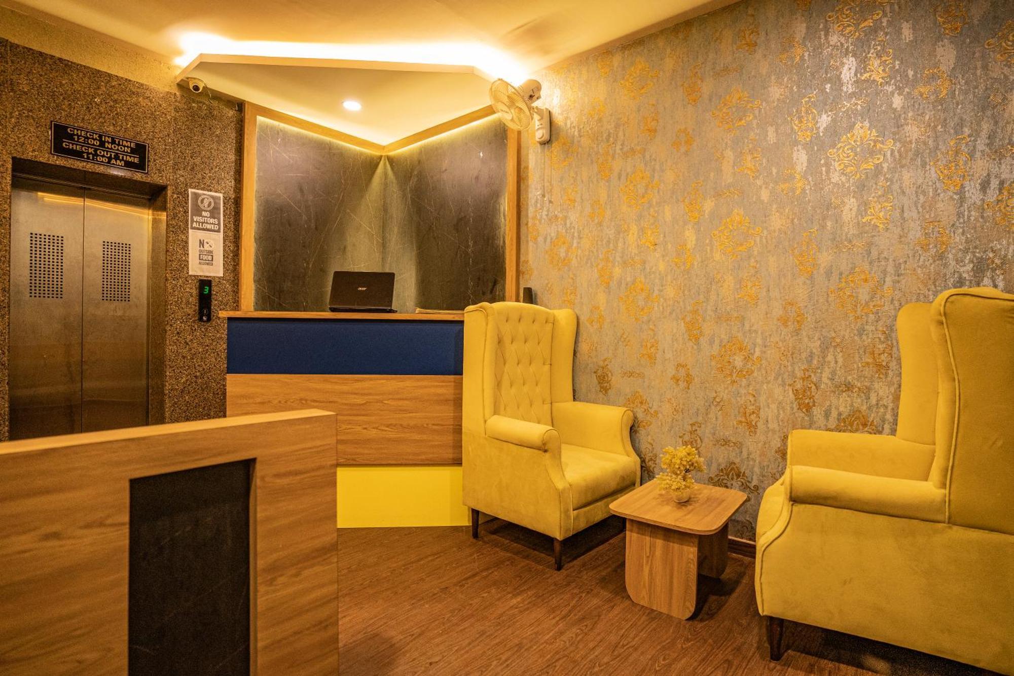 Hotel Naman Удайпур Екстериор снимка