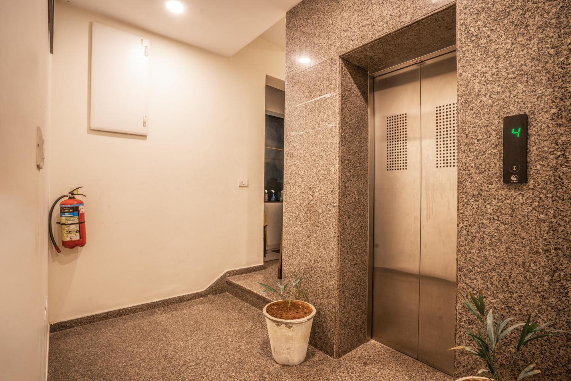 Hotel Naman Удайпур Екстериор снимка