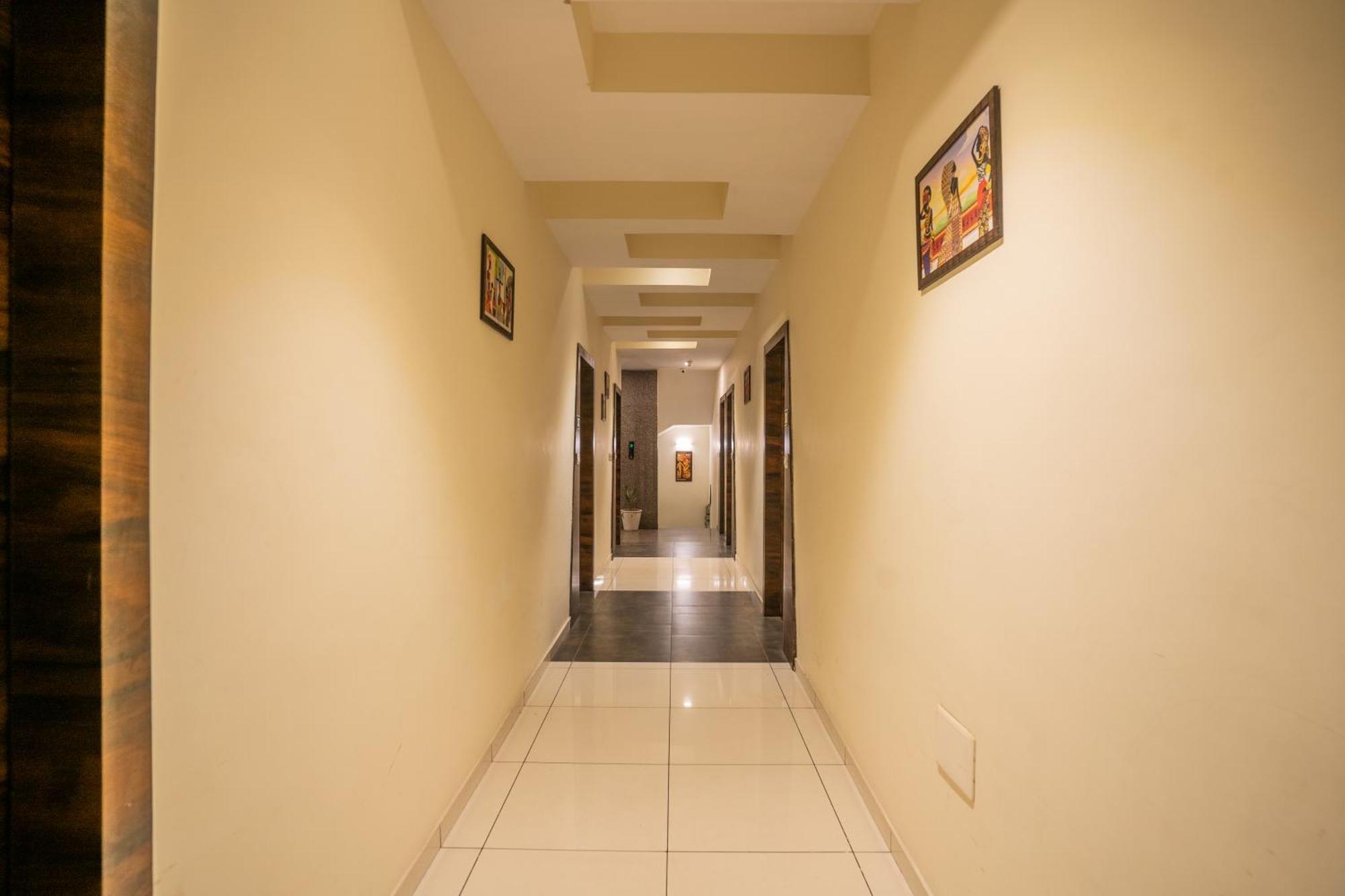 Hotel Naman Удайпур Екстериор снимка